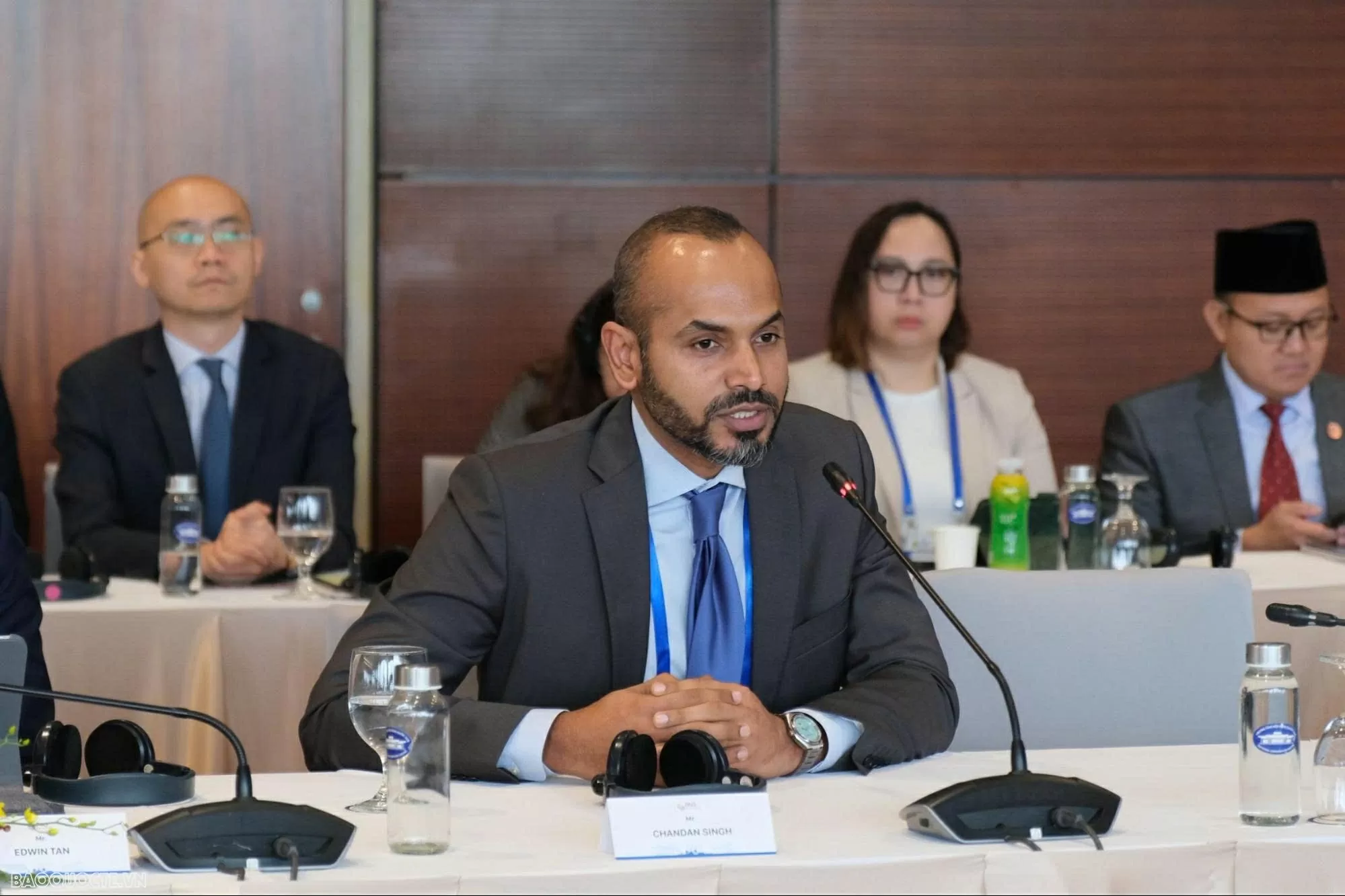 Ông Chandan Singh, Giám đốc điều hàn Ông Chandan Singh, Giám đốc điều hàn