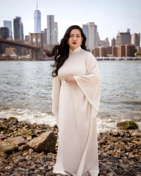 Người phụ nữ gốc Việt đầu tiên bay vào vũ trụ coi áo dài là di sản, cội nguồn dân tộc