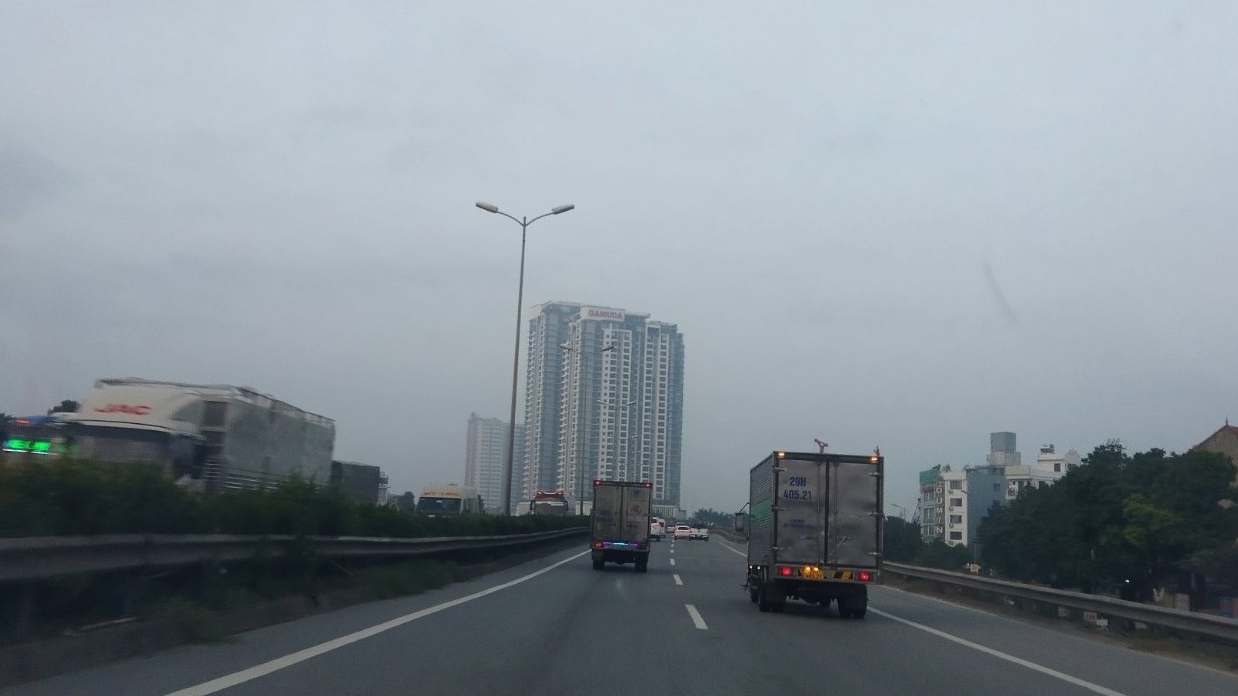 Tại sao lái xe ô tô trên đường cao tốc khó hơn so với trong phố?