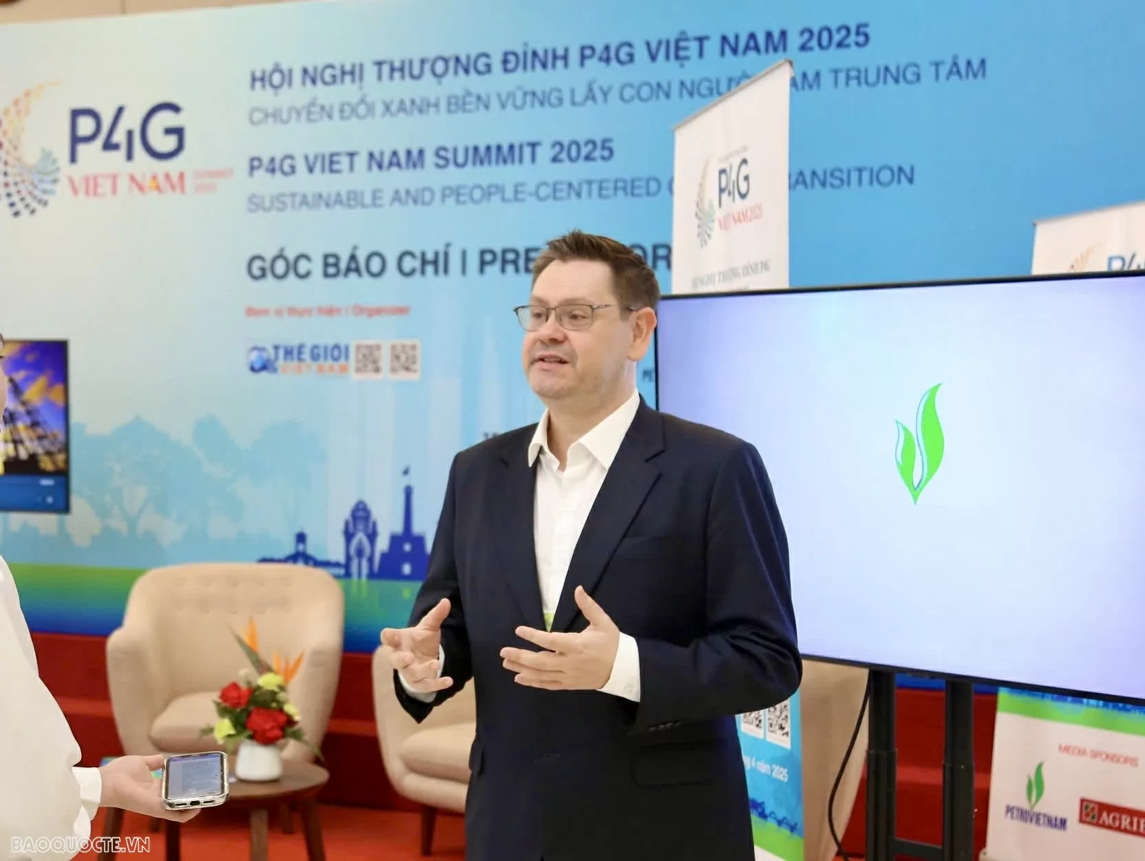 Ông Andrew Fairthorne, Giám đốc điều hành công ty Stride, khẳng định để quá trình chuyển đổi xanh trở thành hiện thực, Việt Nam cần đầu tư mạnh mẽ vào phát triển kỹ năng cho lực lượng lao động trong lĩnh vực năng lượng tái tạo. (Ảnh: Thành Long)