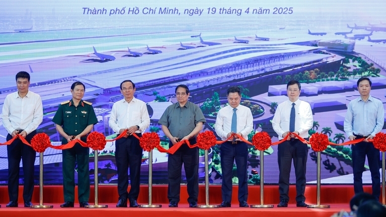 Định vị hình ảnh Việt Nam 'Độc lập-Hòa bình-Thống nhất-Tự cường-Hạnh phúc-Ấm no-Văn minh-Thịnh vượng' trên bản đồ thế giới