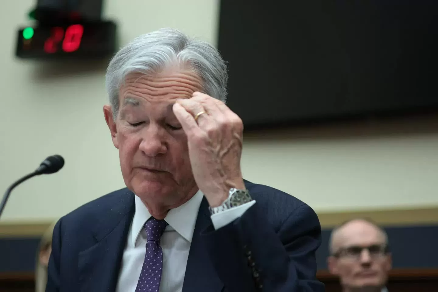 Chủ tịch Cục Dự trữ Liên bang Jerome Powell làm chứng trước Ủy ban Dịch vụ Tài chính Hạ viện tại Tòa nhà Văn phòng Rayburn trên Đồi Capitol vào ngày 12/2. (Nguồn: .
