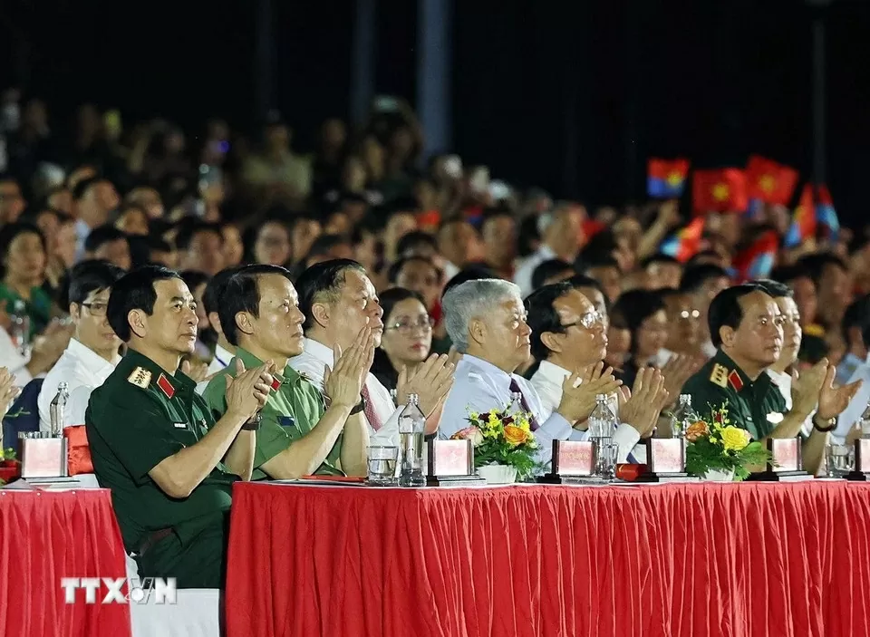 Tổng Bí thư Tô Lâm dự Chương trình nghệ thuật 'Đất nước trọn niềm vui' Tổng Bí thư Tô Lâm dự Chương trình nghệ thuật 'Đất nước trọn niềm vui'