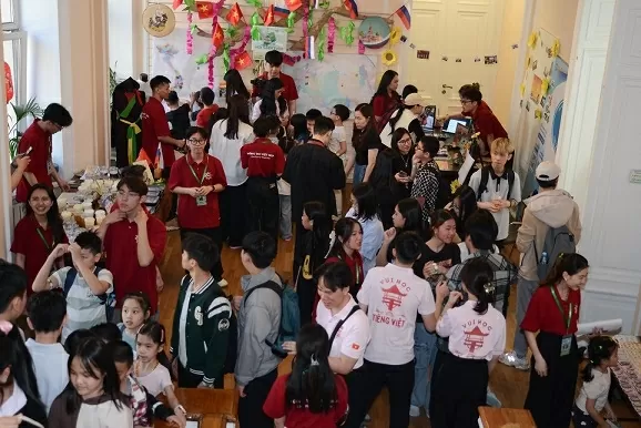 Hội sách Mầm 2025 thu hút đông đảo thanh niên, sinh viên tại Nga Hội sách Mầm 2025 thu hút đông đảo thanh niên, sinh viên tại Nga