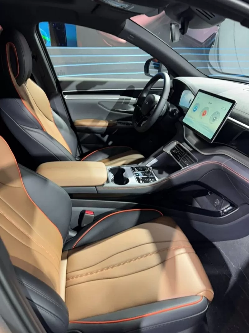 Khoang cabin của BYD Sealion 6 có 5 chỗ ngồi Khoang cabin của BYD Sealion 6 có 5 chỗ ngồi