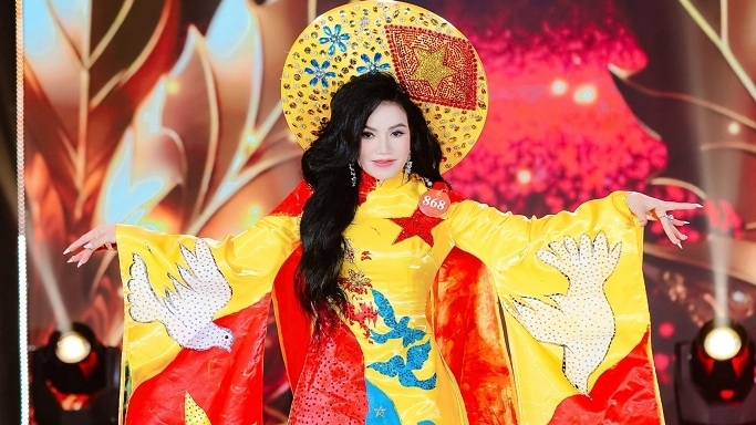 Hoa hậu Doanh nhân Việt Nam toàn cầu 2025 gây ấn tượng với trang phục áo dài đậm văn hóa lịch sử