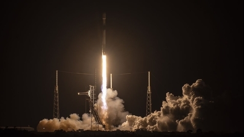 Hàn Quốc phóng vệ tinh do thám quân sự, tập trận bắn đạn thật gần biên giới liên Triều