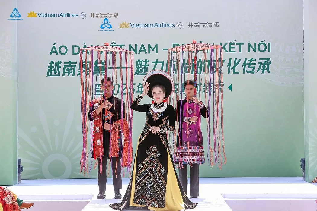 Áo dài Việt Phượng: Lan tỏa vẻ đẹp và giá trị Việt Nam khắp năm châu Áo dài Việt Phượng: Lan tỏa vẻ đẹp và giá trị Việt Nam khắp năm châu