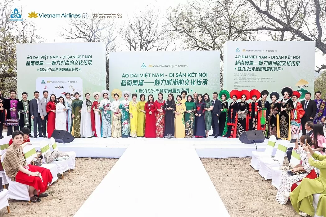 Áo dài Việt Phượng: Lan tỏa vẻ đẹp và giá trị Việt Nam khắp năm châu Áo dài Việt Phượng: Lan tỏa vẻ đẹp và giá trị Việt Nam khắp năm châu