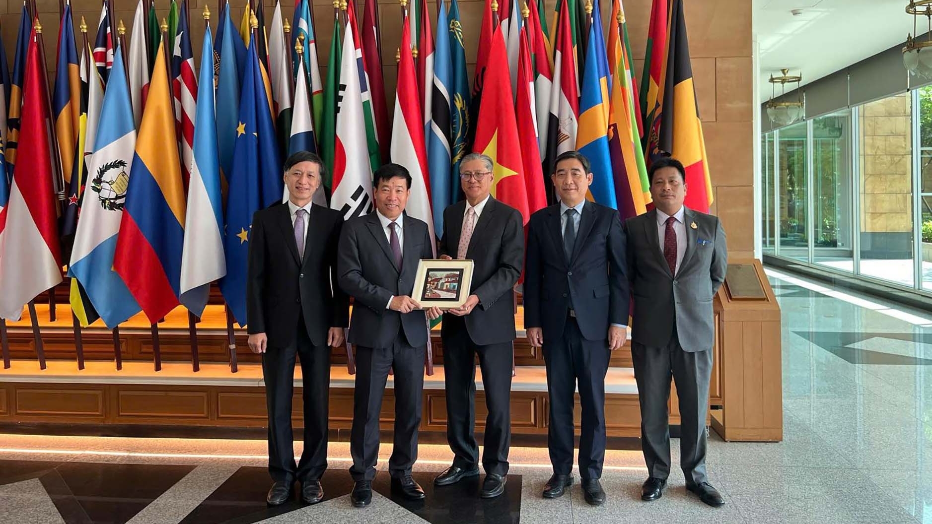 Thứ trưởng Ngoại giao Nguyễn Mạnh Cường thăm làm việc tại Thái Lan