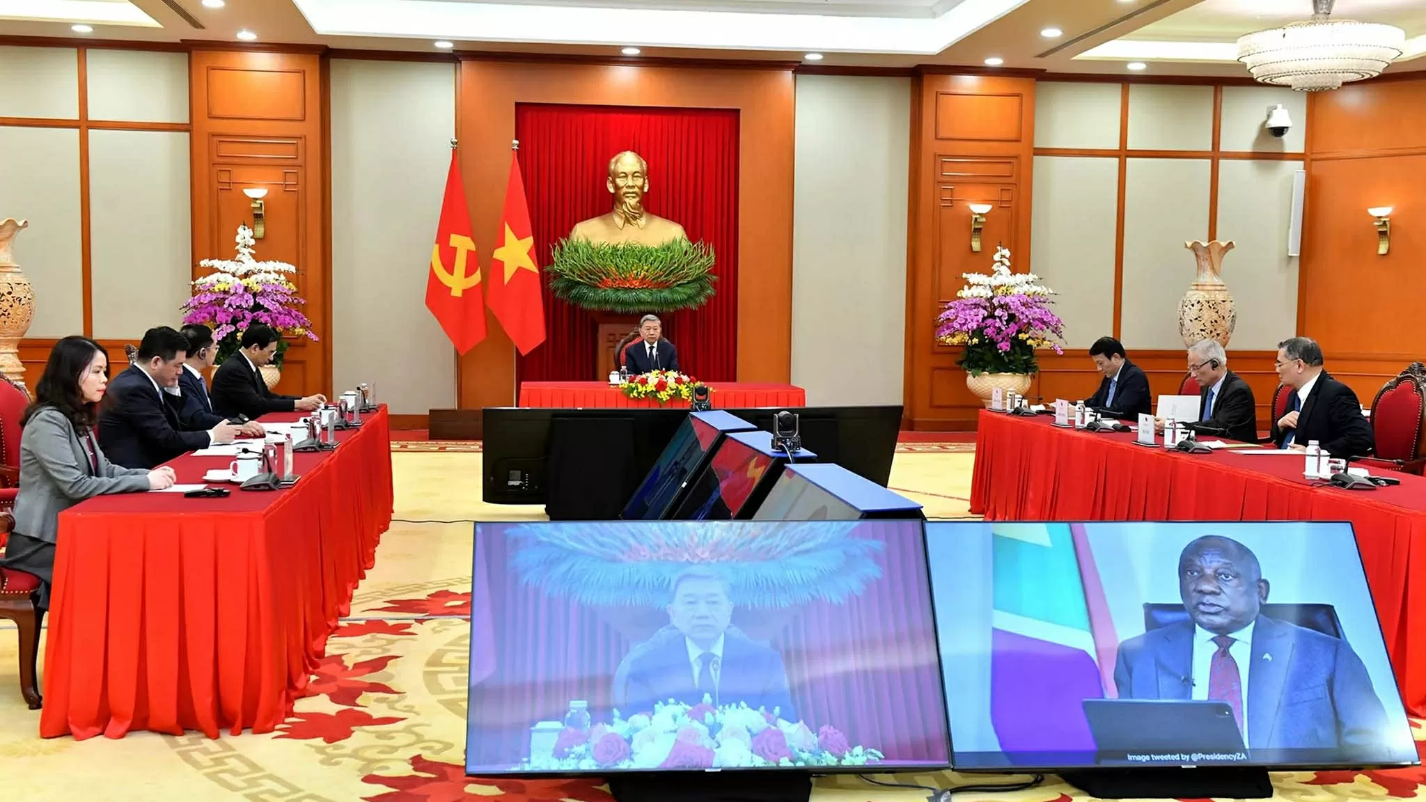 Tổng Bí thư Tô Lâm điện đàm với Chủ tịch Đảng Đại hội Dân tộc Phi, Tổng thống Nam Phi Cyril Ramaphosa. (Nguồn: Báo Nhân dân)