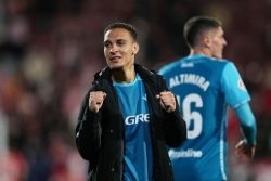 Lập siêu phẩm, Antony khoe hình xăm có một không hai