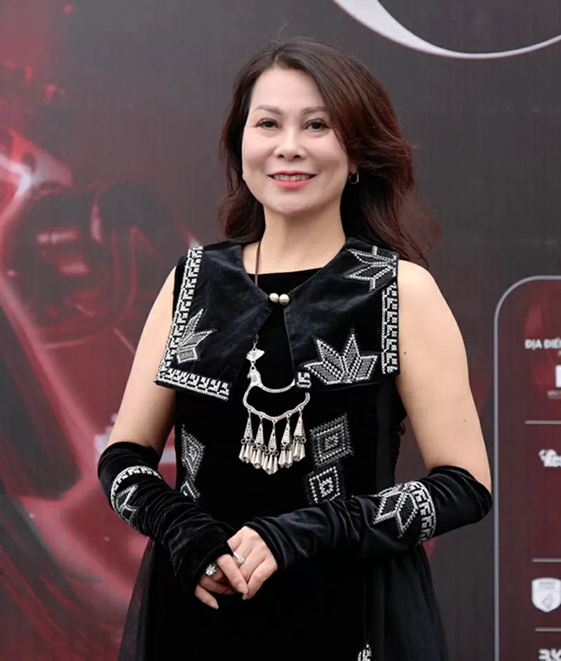 NTK Hàn Phượng – Nhà sáng lập Thương hiệu áo dài Việt Phượng. NTK Hàn Phượng – Nhà sáng lập Thương hiệu áo dài Việt Phượng.