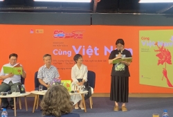 Ra mắt tập thơ phản chiến, ủng hộ Việt Nam của các tác giả Tây Ban Nha