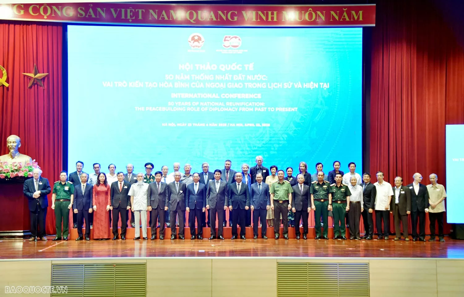 Ngoại giao và vai trò kiến tạo hòa bình trong lịch sử và hiện tại Ngoại giao và vai trò kiến tạo hòa bình trong lịch sử và hiện tại