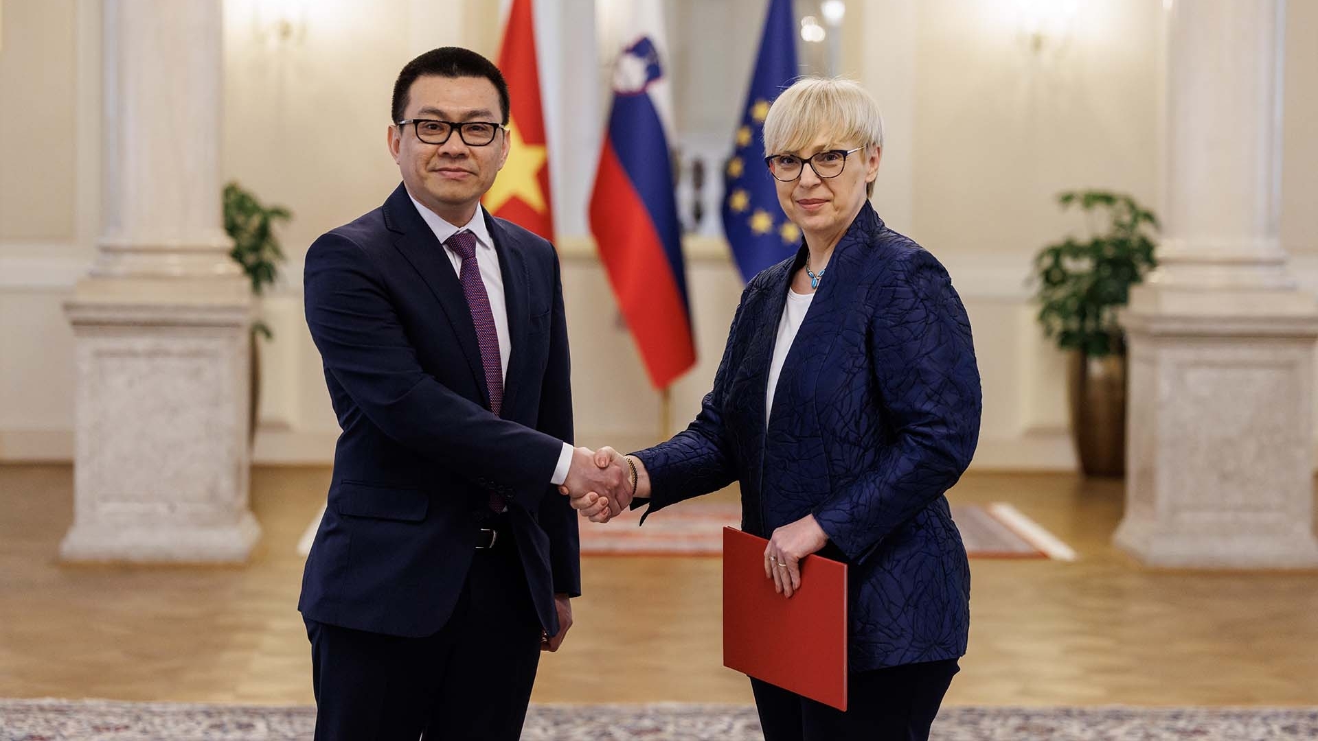 Đại sứ Vũ Lê Thái Hoàng trình Thư ủy nhiệm lên Tổng thống Slovenia