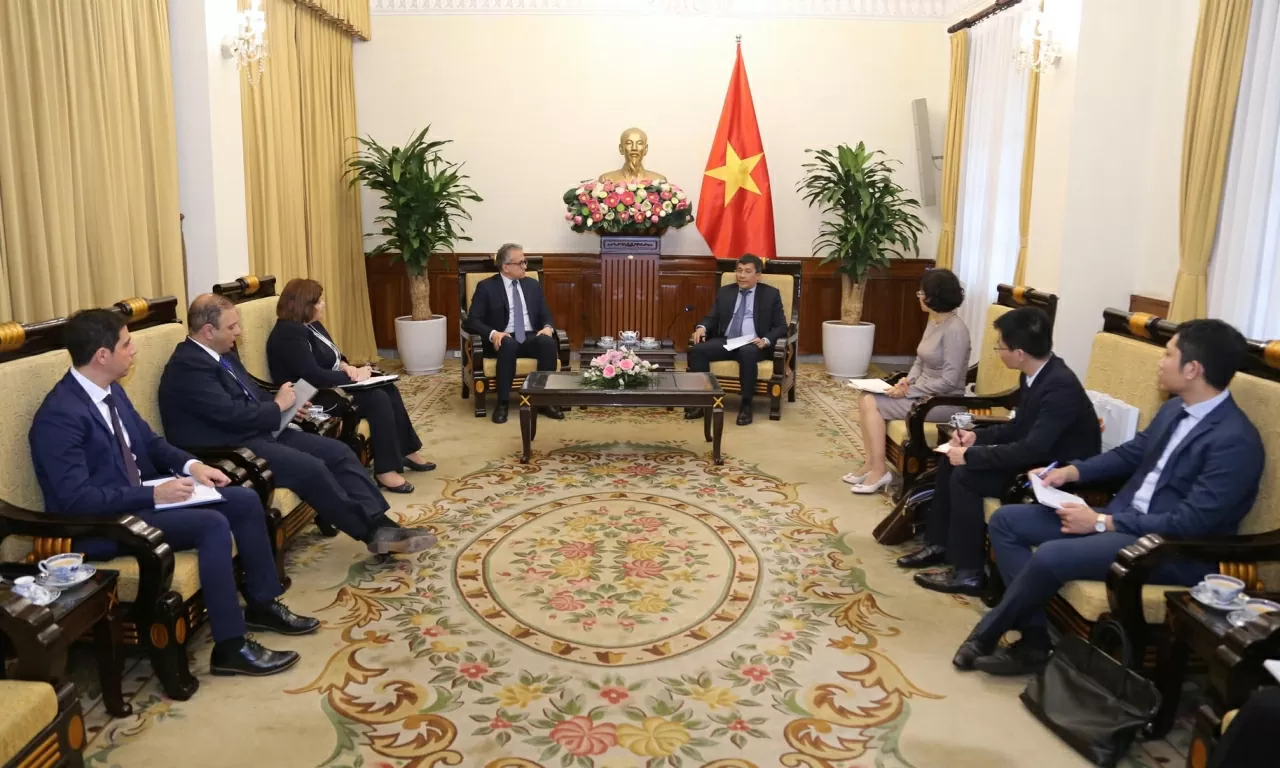 Toàn cảnh buổi làm việc. (Ảnh: Thành Long)