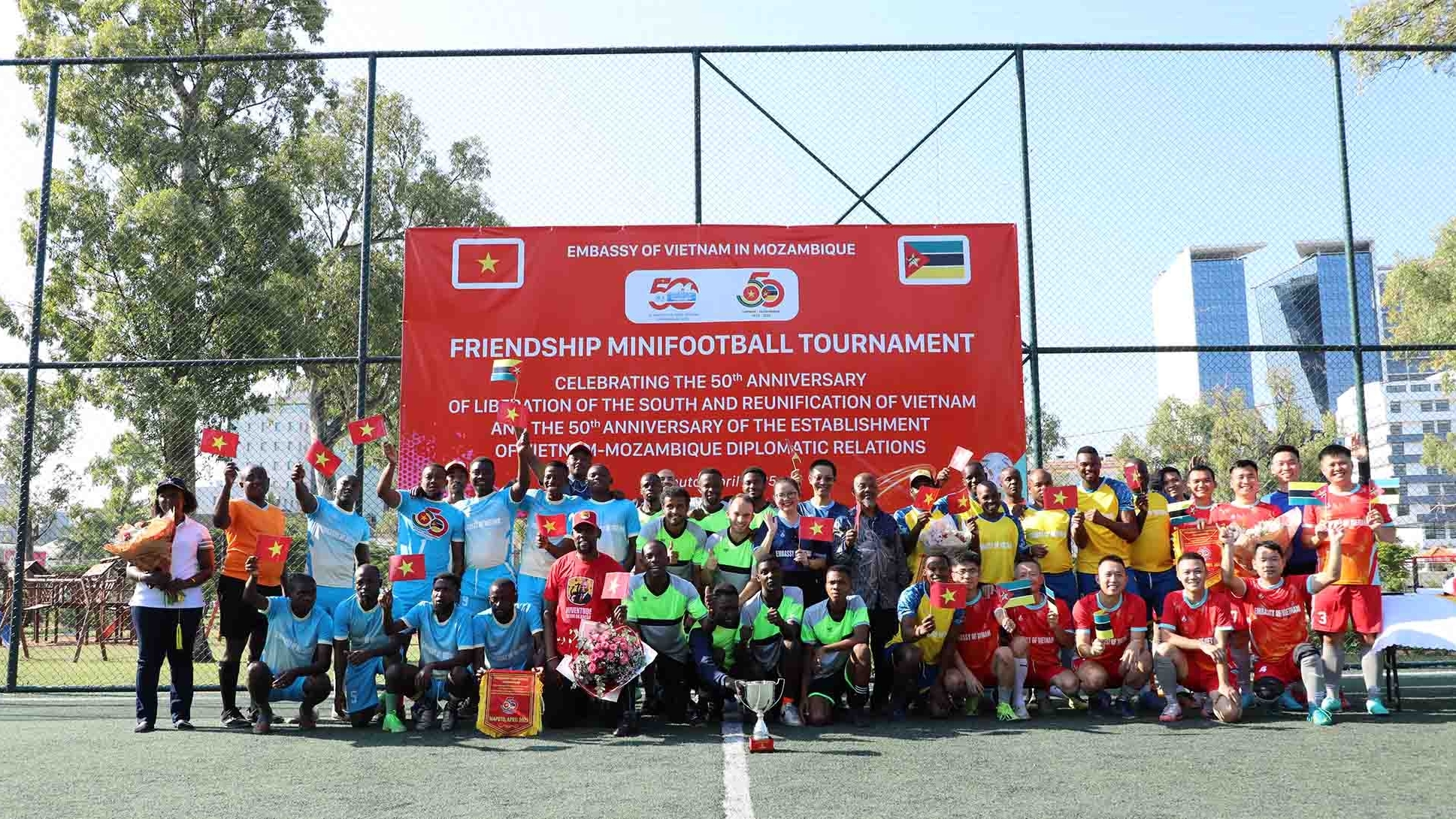 Đại sứ quán Việt Nam tại Mozambique tổ chức Giải bóng đá hữu nghị
