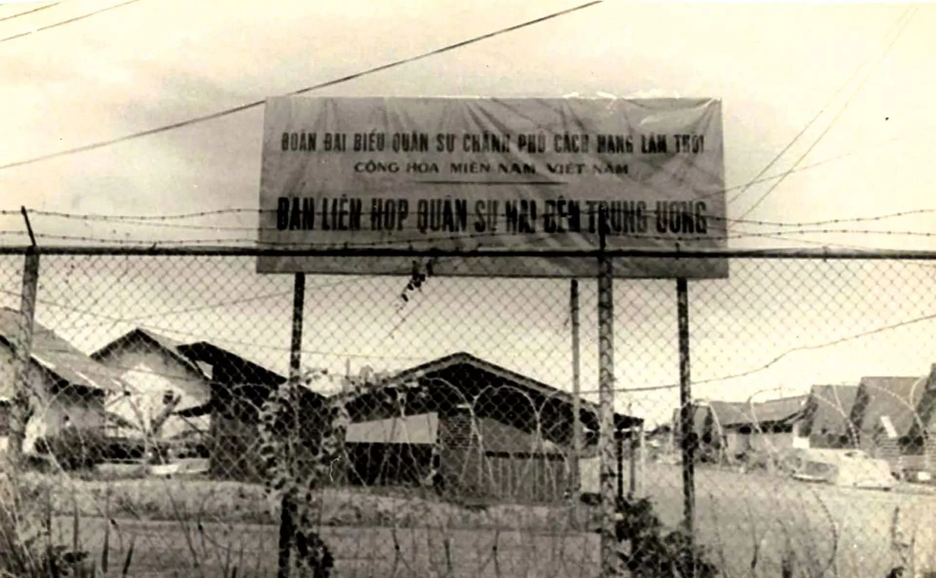 Một lần đi đưa công hàm cho Ủy ban Quốc tế Một lần đi đưa công hàm cho Ủy ban Quốc tế