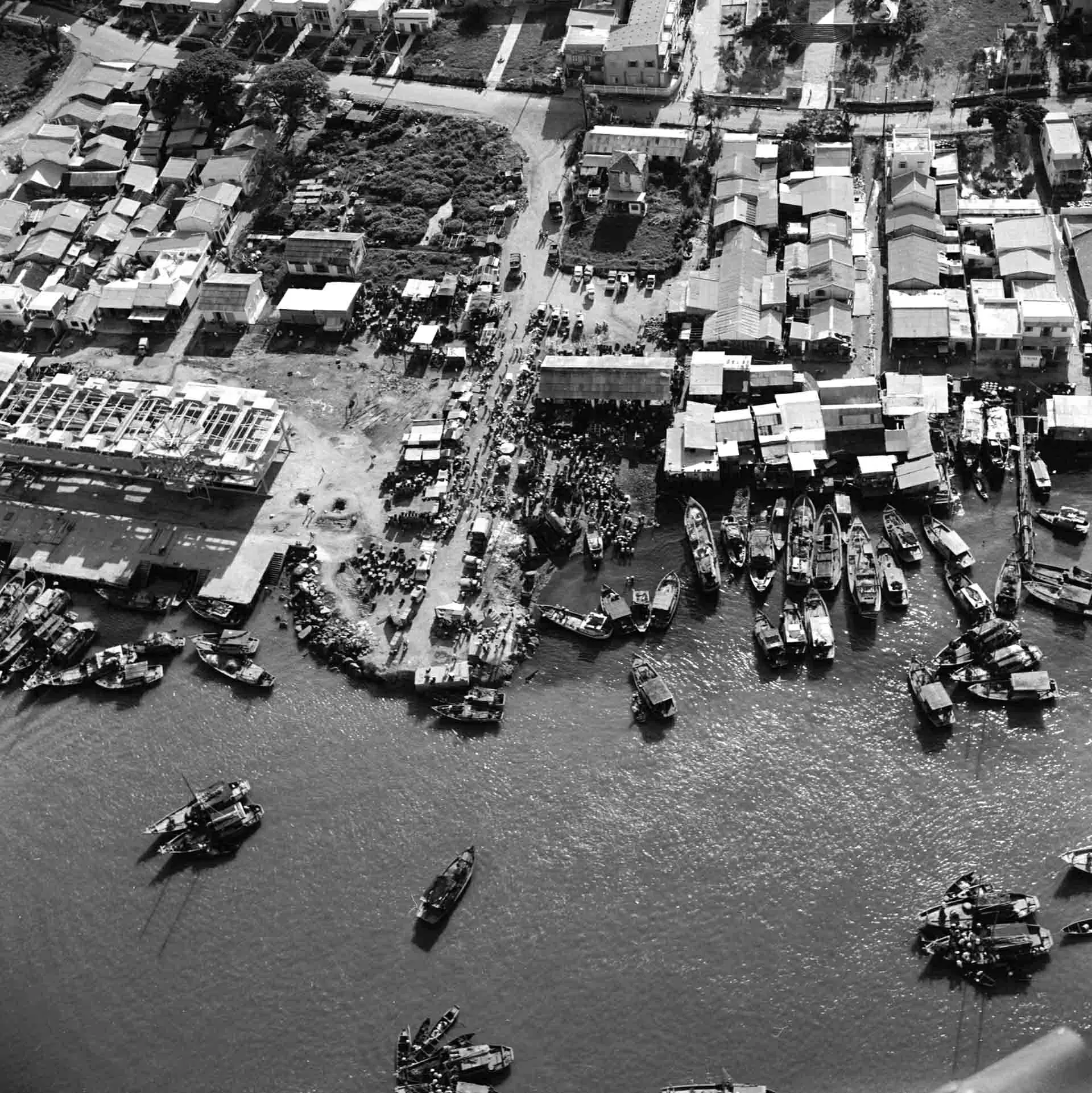 TP. Hồ Chí Minh: Từ hàn gắn vết thương chiến tranh đến đầu tàu kinh tế cả nước TP. Hồ Chí Minh: Từ hàn gắn vết thương chiến tranh đến đầu tàu kinh tế cả nước