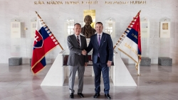 Chủ nhiệm Ủy ban Đối ngoại Quốc hội Slovakia tiếp Đại sứ Phạm Trường Giang