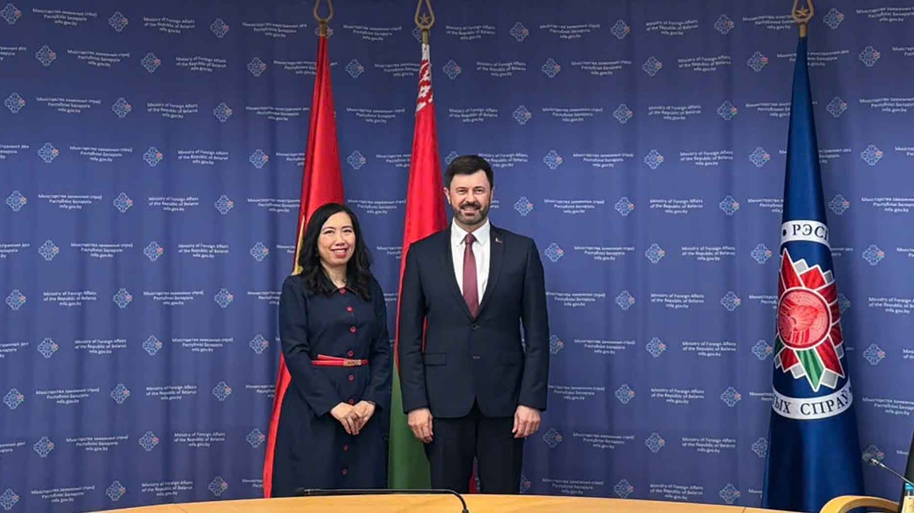 Thứ trưởng Ngoại giao Lê Thị Thu Hằng thăm Belarus, đồng chủ trì Tham vấn chính trị