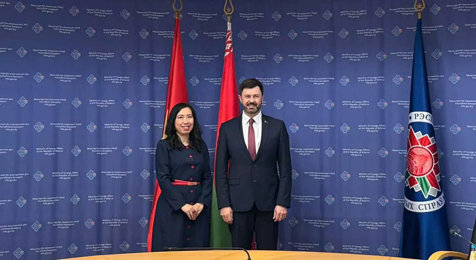Thứ trưởng Ngoại giao Lê Thị Thu Hằng thăm Belarus, đồng chủ trì Tham vấn chính trị Thứ trưởng Ngoại giao Lê Thị Thu Hằng thăm Belarus, đồng chủ trì Tham vấn chính trị