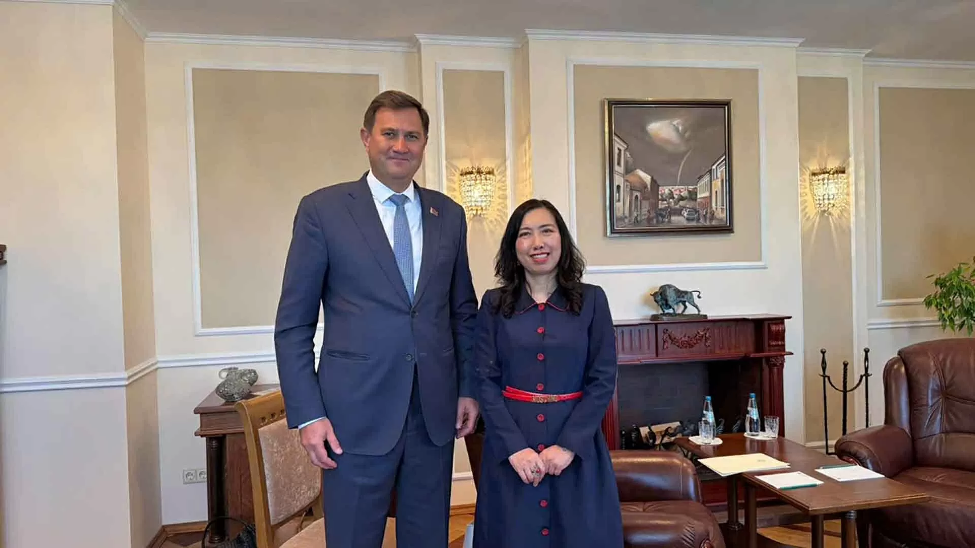 Thứ trưởng Ngoại giao Lê Thị Thu Hằng thăm Belarus, đồng chủ trì Tham vấn chính trị Thứ trưởng Ngoại giao Lê Thị Thu Hằng thăm Belarus, đồng chủ trì Tham vấn chính trị