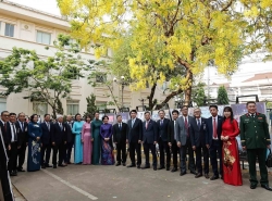 Chủ tịch nước Lương Cường thăm Đại sứ quán Việt Nam tại Lào