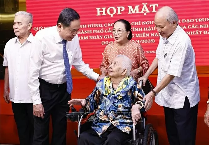 Chủ tịch Quốc hội tin tưởng thành phố Cần Thơ sau sáp nhập phát triển mạnh mẽ Chủ tịch Quốc hội tin tưởng thành phố Cần Thơ sau sáp nhập phát triển mạnh mẽ