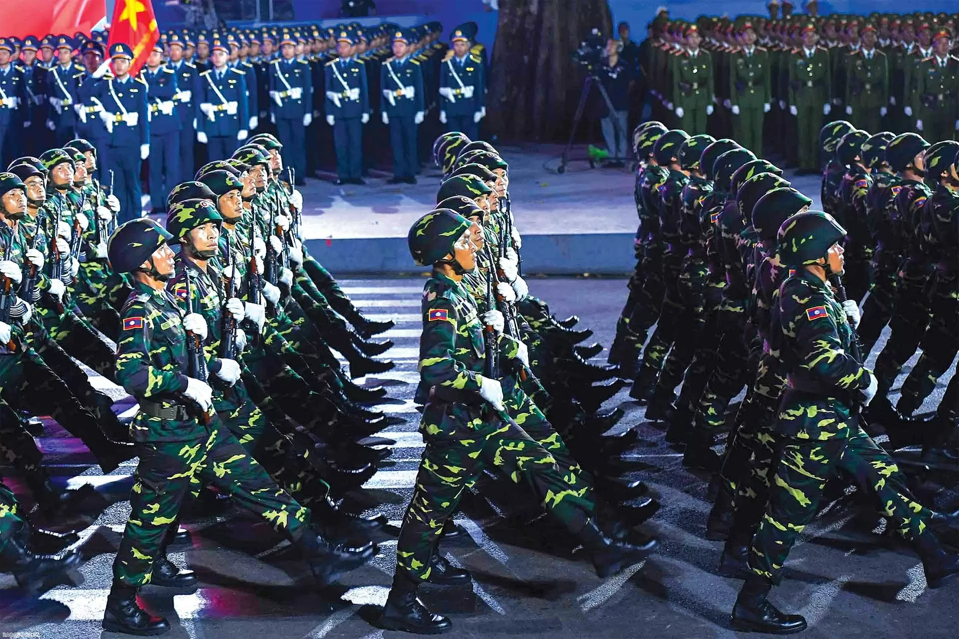 Đoàn Quân đội Nhân dân Lào tham gia tập luyện cho lễ diễu binh, diễu hành kỷ niệm 50 năm Ngày Giải phóng miền Nam thống nhất đất nước tại TP. Hồ Chí Minh, ngày 25/4. (Ảnh: Nguyễn Hồng)