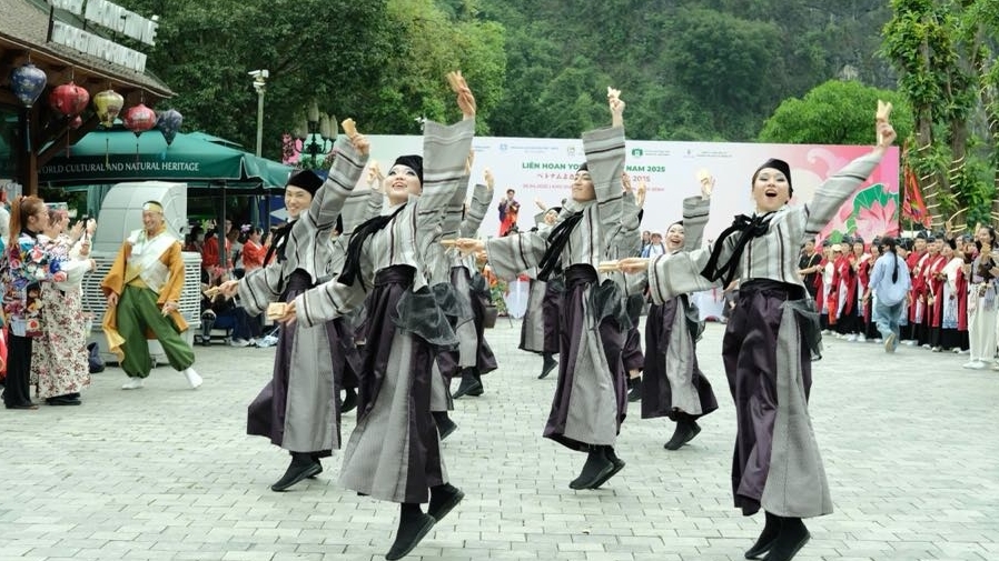 Lần đầu tiên Liên hoan Yosakoi được tổ chức ở Ninh Bình