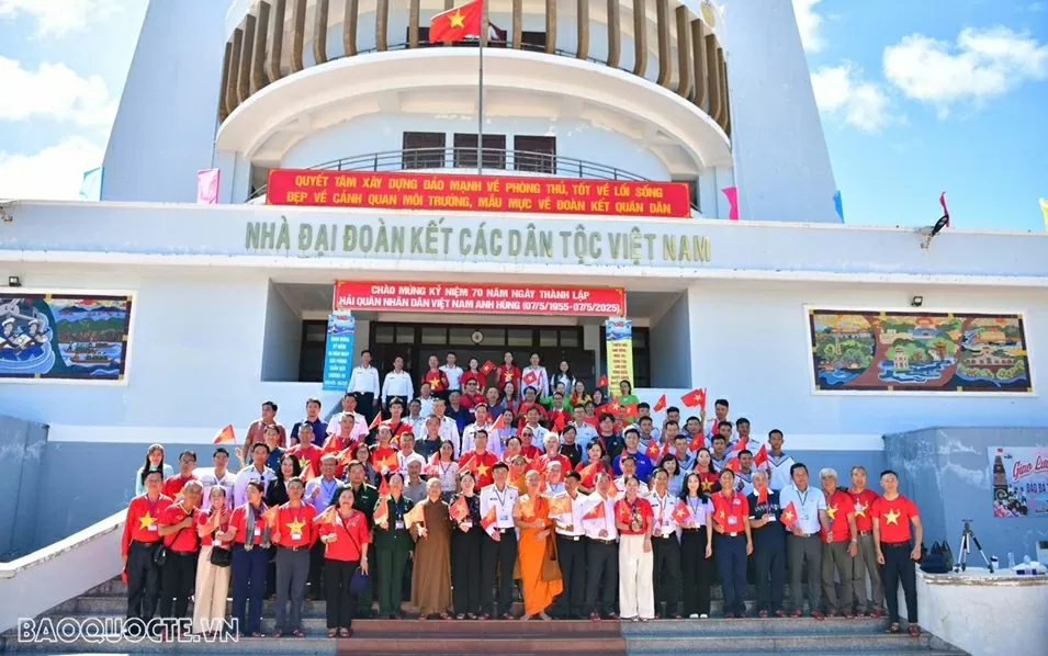 Đoàn công tác số 13 - 'chuyến tàu Đại đoàn kết dân tộc' Đoàn công tác số 13 - 'chuyến tàu Đại đoàn kết dân tộc'
