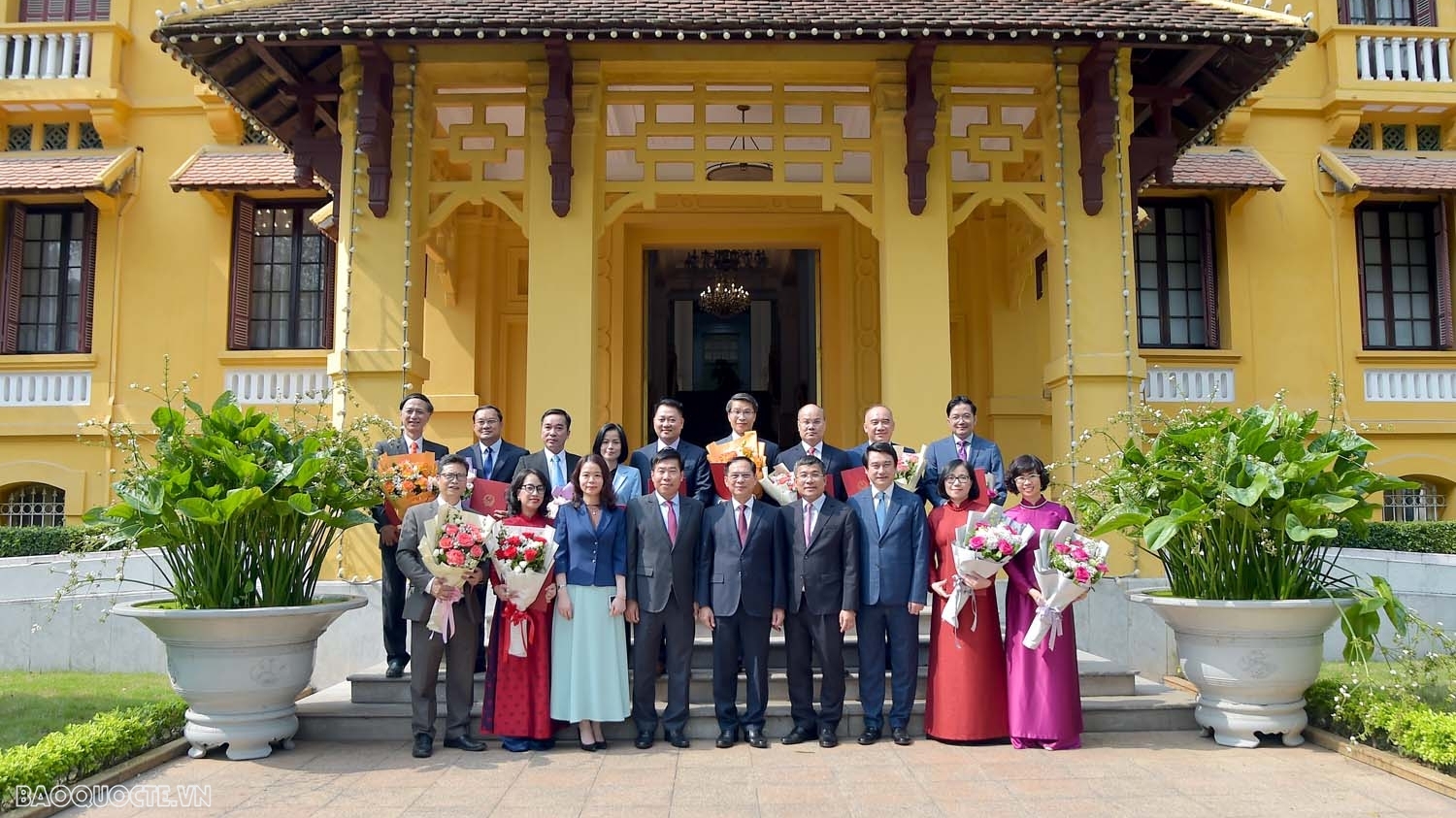 Bộ Ngoại giao tổ chức lễ công bố và trao quyết định điều động, bổ nhiệm cán bộ lãnh đạo quản lý