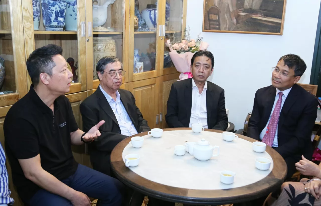 Giáo sư, Nhạc trưởng Lê Phi Phi cam kết tiếp tục gìn giữ, phát huy giá trị di sản âm nhạc của cố Nhạc sĩ, lan tỏa đến đông đảo công chúng trong nước và quốc tế. (Ảnh: Thành Long) Giáo sư, Nhạc trưởng Lê Phi Phi cam kết tiếp tục gìn giữ, phát huy giá trị di sản âm nhạc của cố Nhạc sĩ, lan tỏa đến đông đảo công chúng trong nước và quốc tế. (Ảnh: Thành Long)