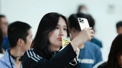 Hoa hậu Mai Phương Thuý, Á hậu Phương Nhi gây bất ngờ tại các phiên họp cổ đông những tập đoàn lớn