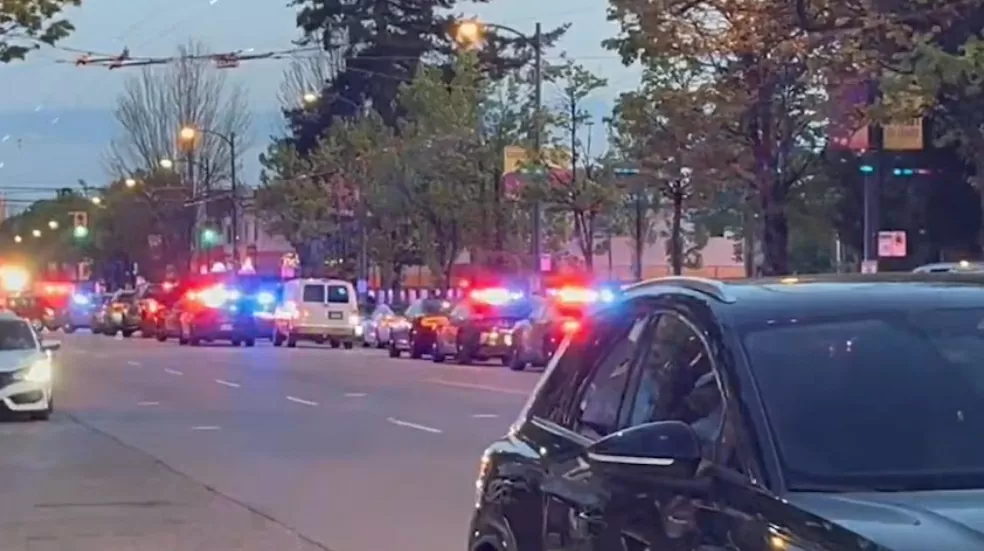 Canada: Lao xe vào đám đông tại lễ hội đường phố, nhiều người thương vong Canada: Tấn công bằng xe bất ngờ tại lễ hội đường phố, nhiều người thương vong