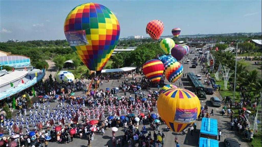Đồng Nai tổ chức Festival khinh khí cầu lớn nhất Việt Nam, thu hút hàng ngàn du khách