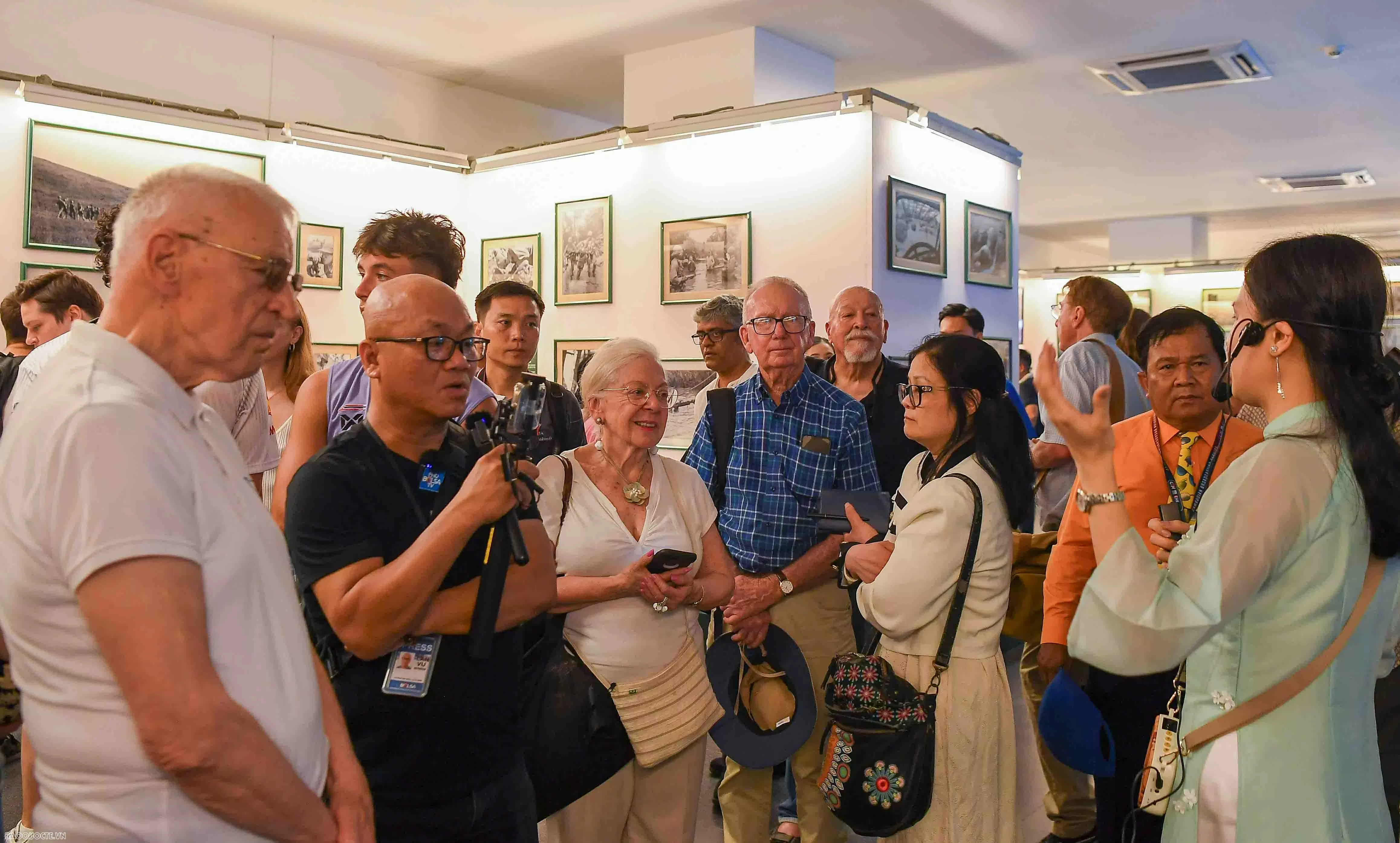 Cuộc gặp của ‘người Mỹ nói tiếng Việt, người Việt nói tiếng Mỹ’ nhưng chung tình yêu Việt Nam Cuộc gặp của ‘người Mỹ nói tiếng Việt, người Việt nói tiếng Mỹ’ nhưng chung tình yêu Việt Nam