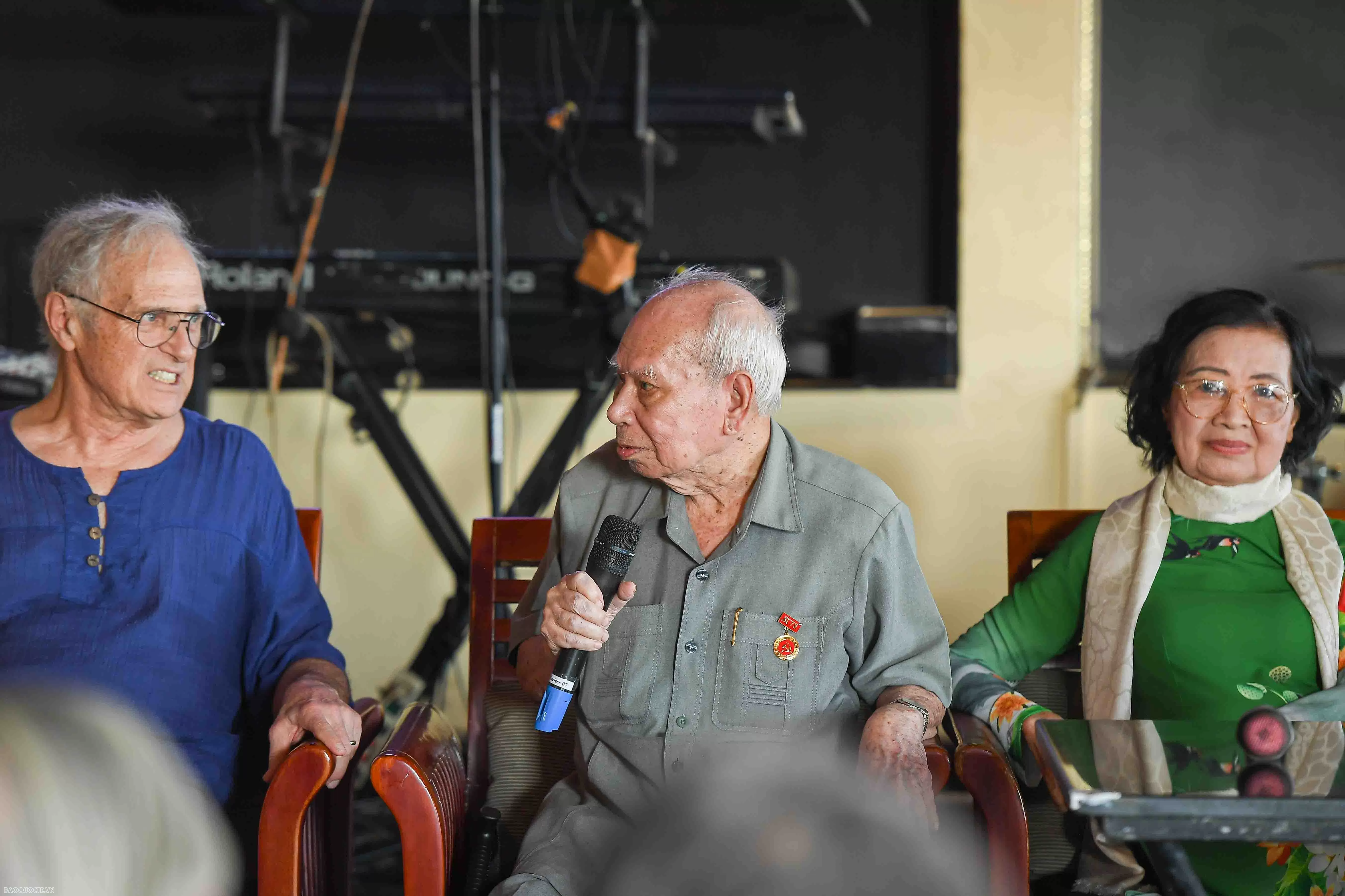 Cuộc gặp của ‘người Mỹ nói tiếng Việt, người Việt nói tiếng Mỹ’ nhưng chung tình yêu Việt Nam Cuộc gặp của ‘người Mỹ nói tiếng Việt, người Việt nói tiếng Mỹ’ nhưng chung tình yêu Việt Nam