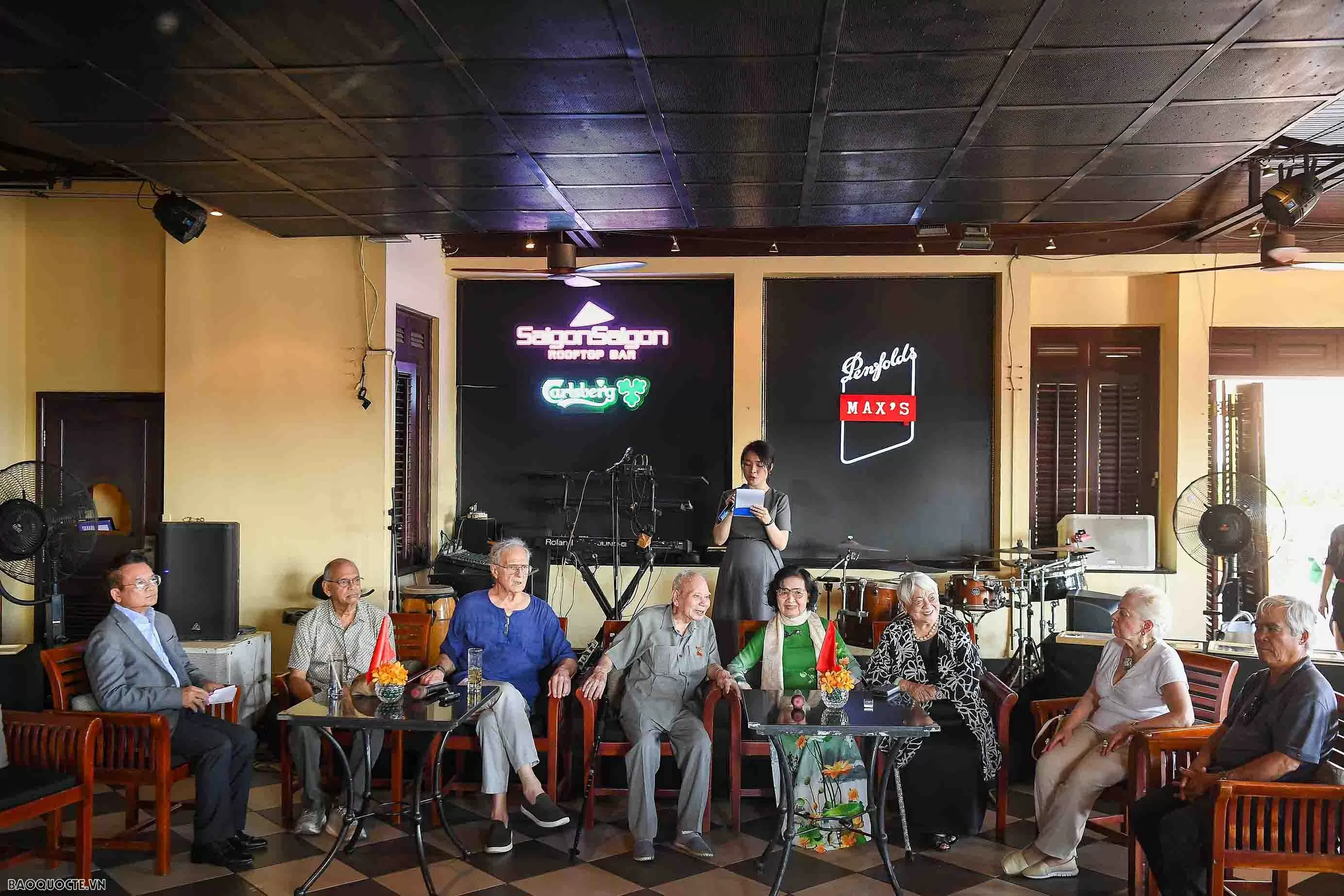 Cuộc gặp của ‘người Mỹ nói tiếng Việt, người Việt nói tiếng Mỹ’ nhưng chung tình yêu Việt Nam Cuộc gặp của ‘người Mỹ nói tiếng Việt, người Việt nói tiếng Mỹ’ nhưng chung tình yêu Việt Nam