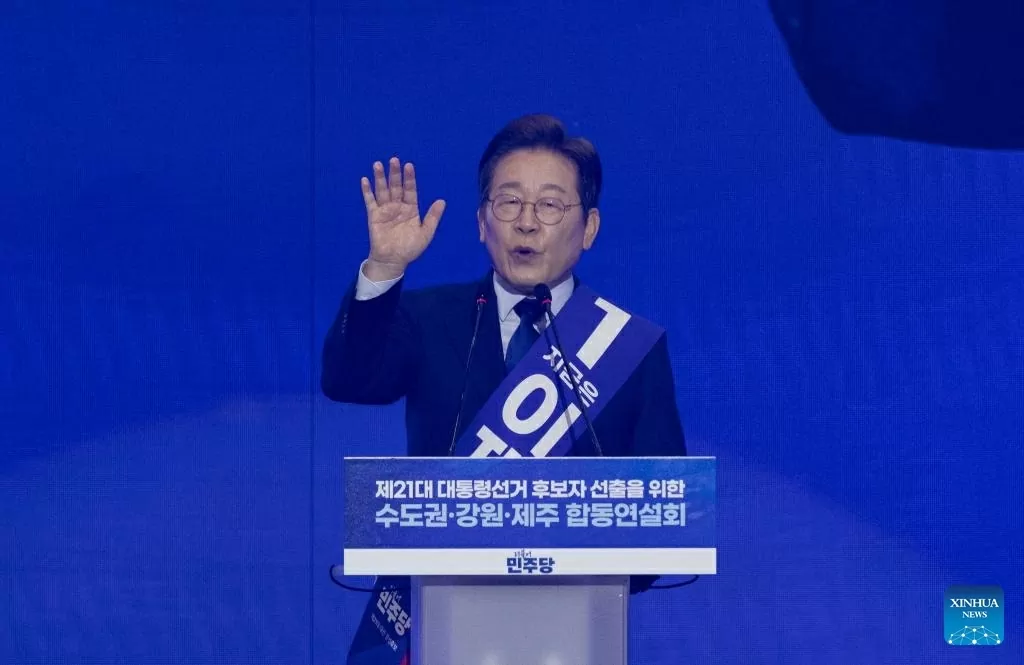 Ông Lee Jae Myung phát biểu sau khi được bầu làm ứng cử viên tổng thống trong đại hội toàn quốc của đảng tại thành phố Goyang, Hàn Quốc, ngày 27/4/2025. (Nguồn: Tân Hoa xã) Ông Lee Jae Myung phát biểu sau khi được bầu làm ứng cử viên tổng thống trong đại hội toàn quốc của đảng tại thành phố Goyang, Hàn Quốc, ngày 27/4/2025. (Nguồn: Tân Hoa xã)