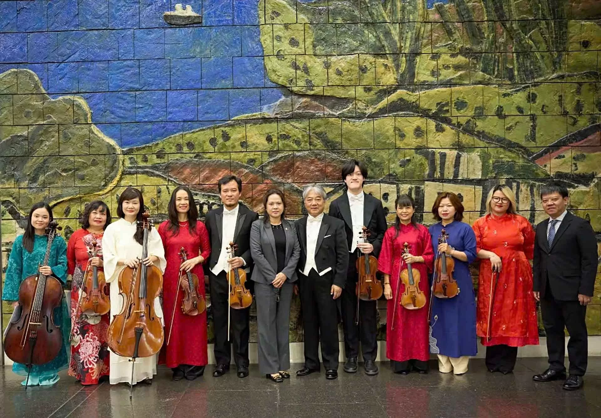 Hòa nhạc giao hưởng hữu nghị Việt Nam-Nhật Bản nhân dịp kỷ niệm 50 năm Ngày Giải phóng miền Nam, thống nhất đất nước Hòa nhạc giao hưởng hữu nghị Việt Nam-Nhật Bản nhân dịp kỷ niệm 50 năm Ngày Giải phóng miền Nam, thống nhất đất nước