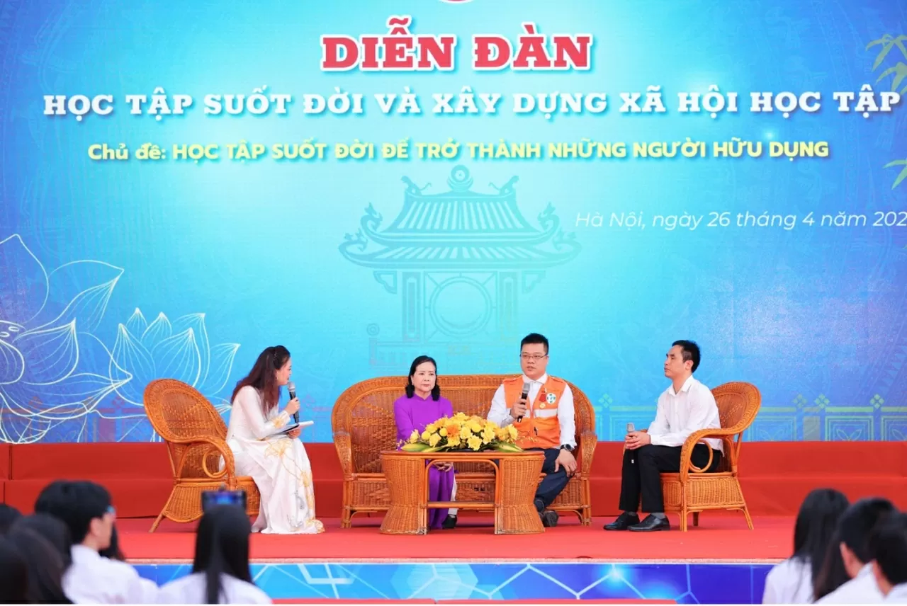 Các nhân vật truyền cảm hứng chia sẻ câu chuyện và thông điệp học tập suốt đời. Các nhân vật truyền cảm hứng chia sẻ câu chuyện và thông điệp học tập suốt đời.