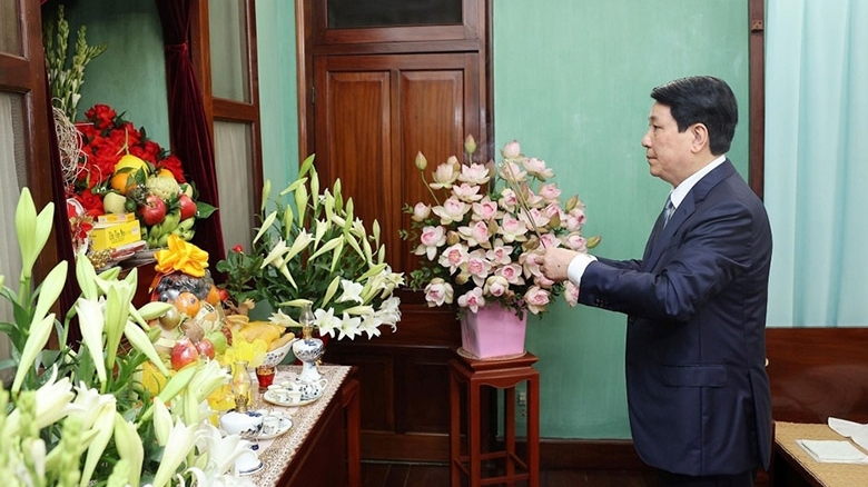 Chủ tịch nước Lương Cường thăm Khu di tích Chủ tịch Hồ Chí Minh