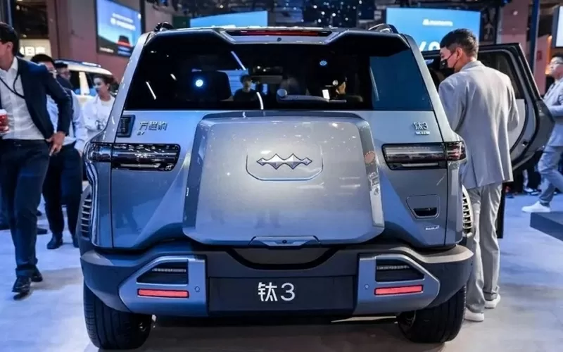 giá xe BYD Tai 3 dao động từ 133.800 - 193.800 nhân dân tệ (tương đương khoảng 477,8 - 692 triệu đồng) giá xe BYD Tai 3 dao động từ 133.800 - 193.800 nhân dân tệ (tương đương khoảng 477,8 - 692 triệu đồng)