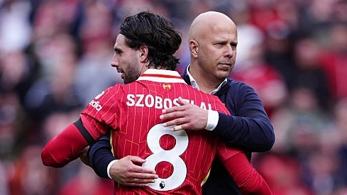 Vô địch Ngoại hạng Anh, HLV Slot và tiền vệ Szoboszlai đi vào lịch sử