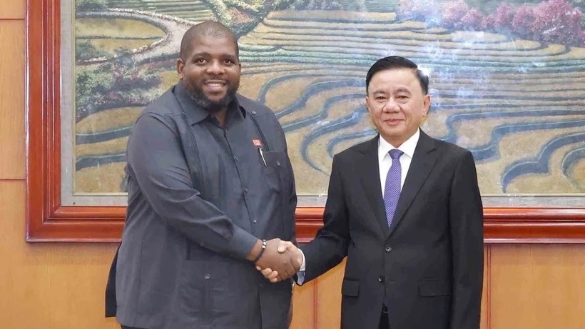 Thường trực Ban Bí thư Trần Cẩm Tú hội đàm với Tổng thư ký Đảng FRELIMO Chakil Aboobacar