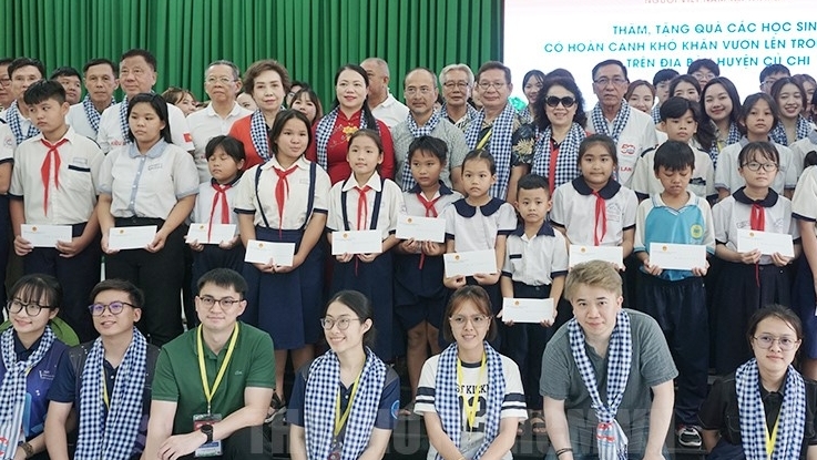 Kiều bào trẻ Thái Lan háo hức tham gia các hoạt động về nguồn tại TP. Hồ Chí Minh