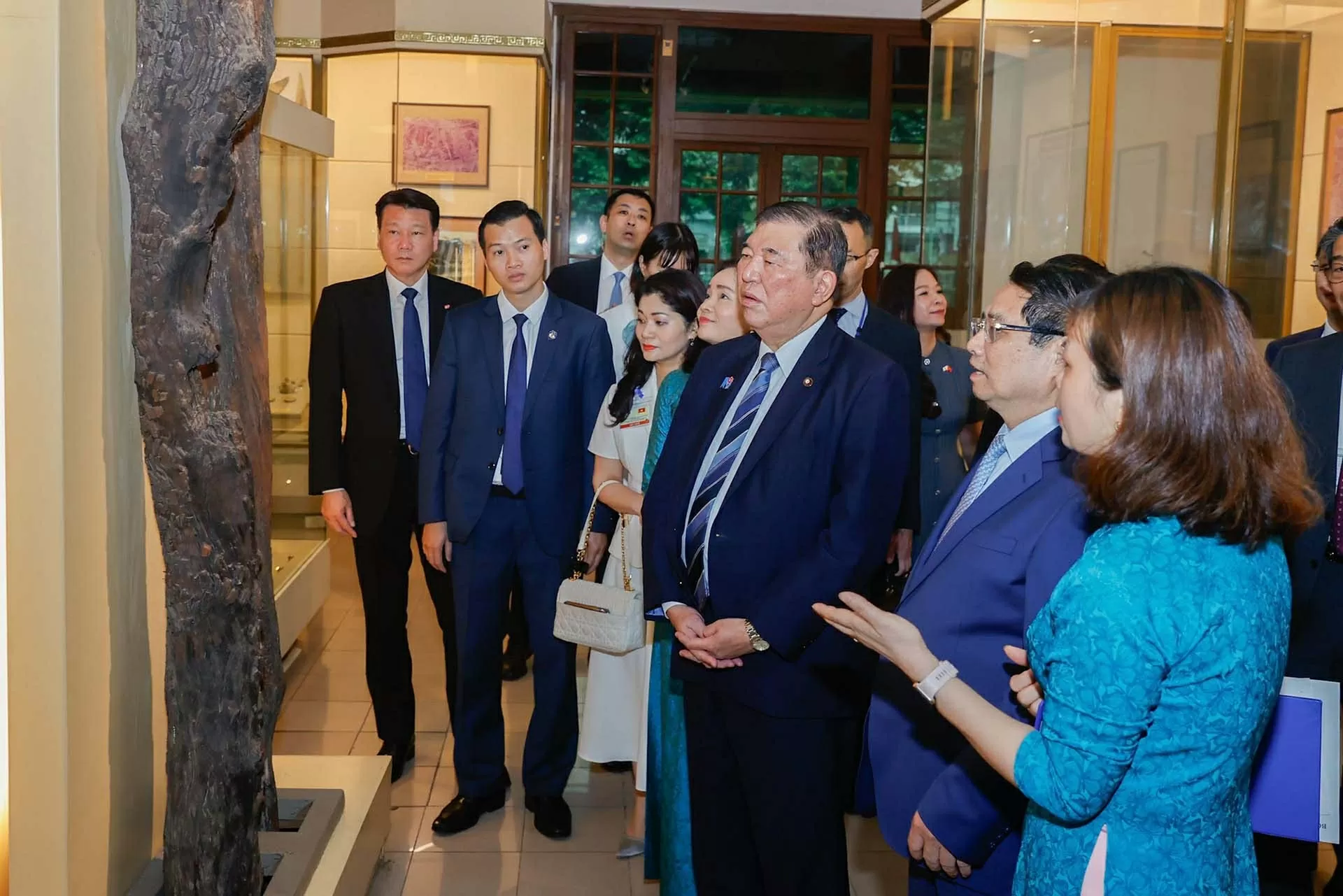 Thủ tướng Việt Nam và Nhật Bản thăm Bảo tàng Lịch sử quốc gia Thủ tướng Việt Nam và Nhật Bản thăm Bảo tàng Lịch sử quốc gia